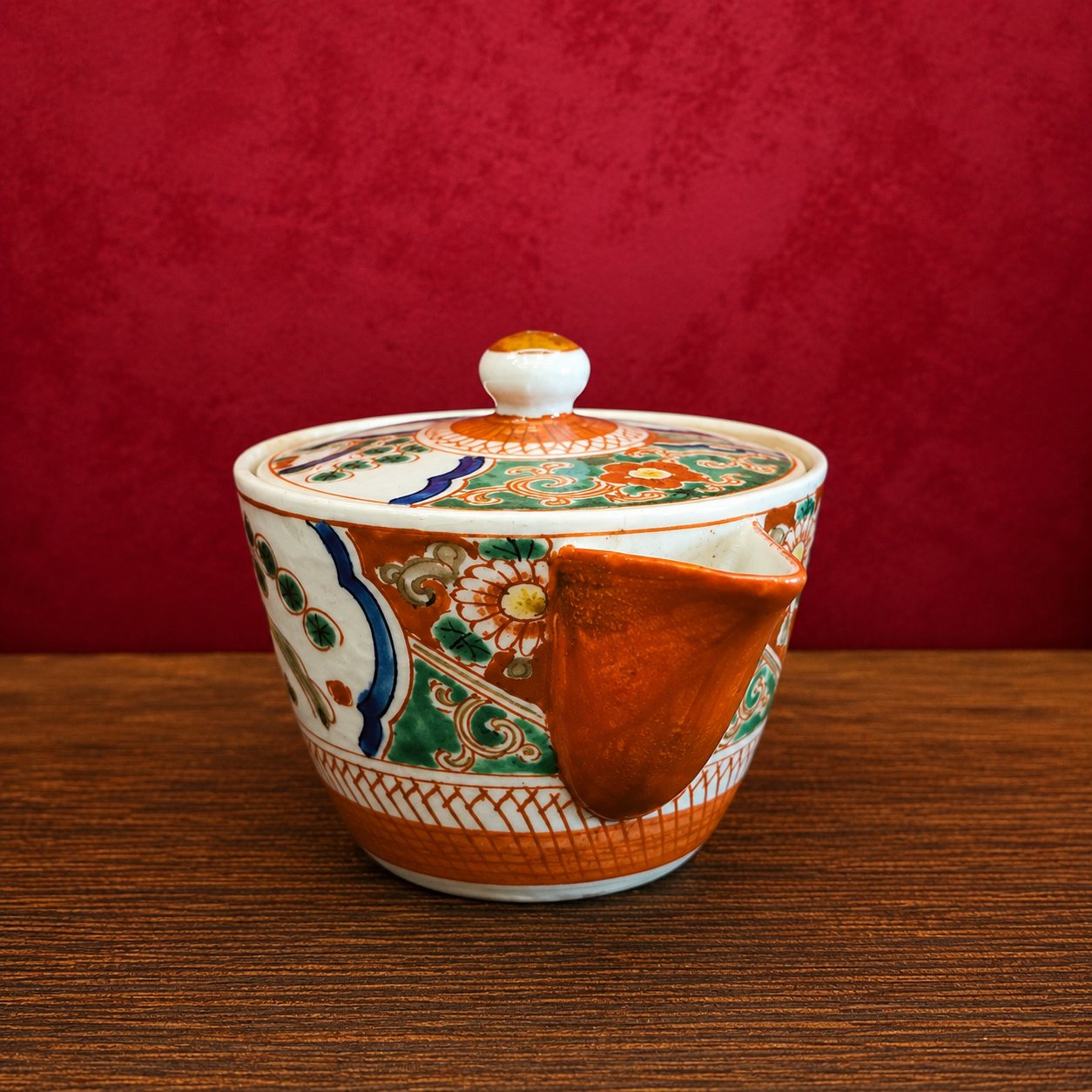 Vintage Japanese Imari Style Covered Katakuchi – Hand-Painted Tea Pouring Vessel